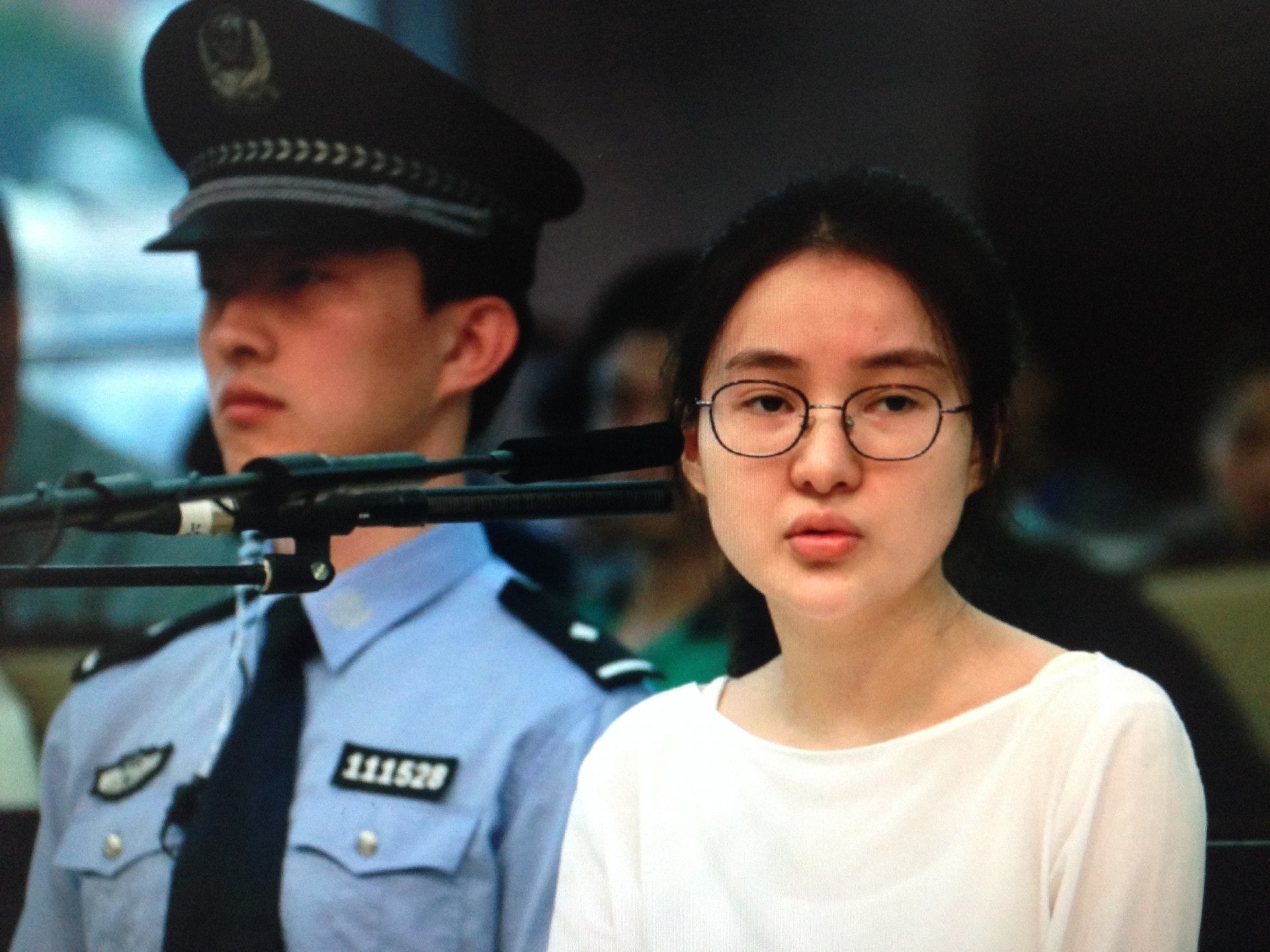 Sao nữ 9X vào tù vì bán thuốc giảm cân chứa chất cấm, bị khui tội bán dâm: "Bạn trai tôi cầm đầu!"- Ảnh 4.