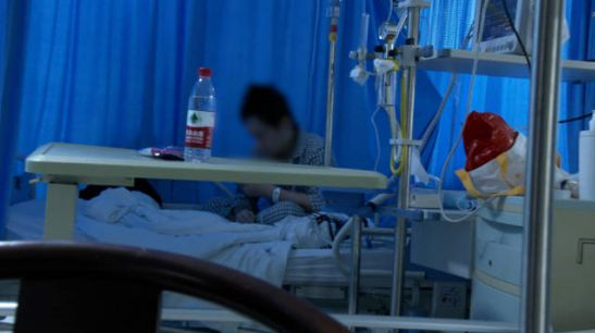 "Gánh tạ" quá nặng, nam game thủ bức xúc, tim đập hơn 220 nhịp/phút, suýt gặp biến cố lớn- Ảnh 2. "Gánh tạ" quá nặng, nam game thủ bức xúc, tim đập hơn 220 nhịp/phút, suýt gặp biến cố lớn- Ảnh 2.