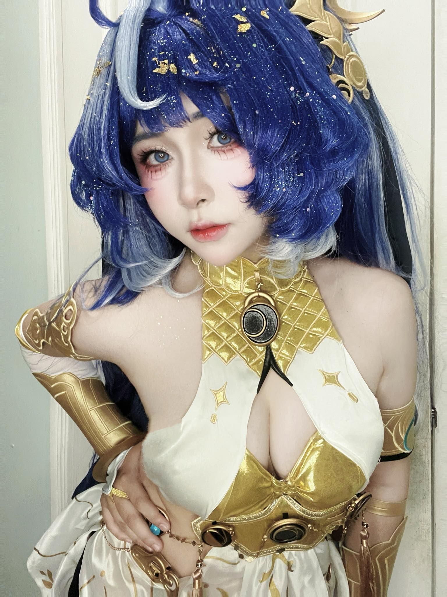 photo-1760799659370 photo-1760799659370