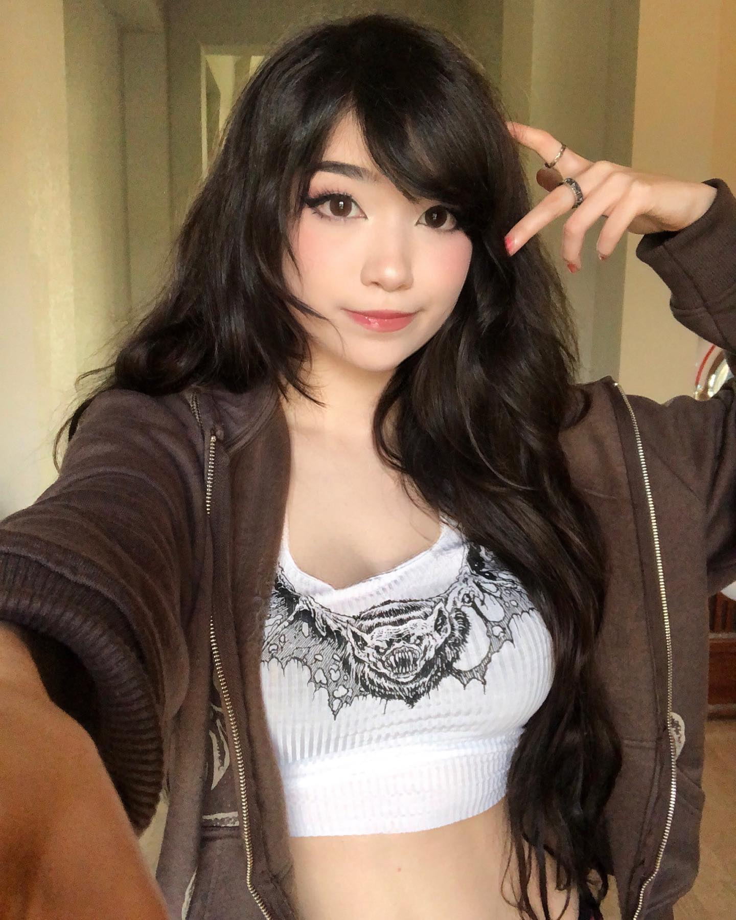 photo-1760801025461 photo-1760801025461