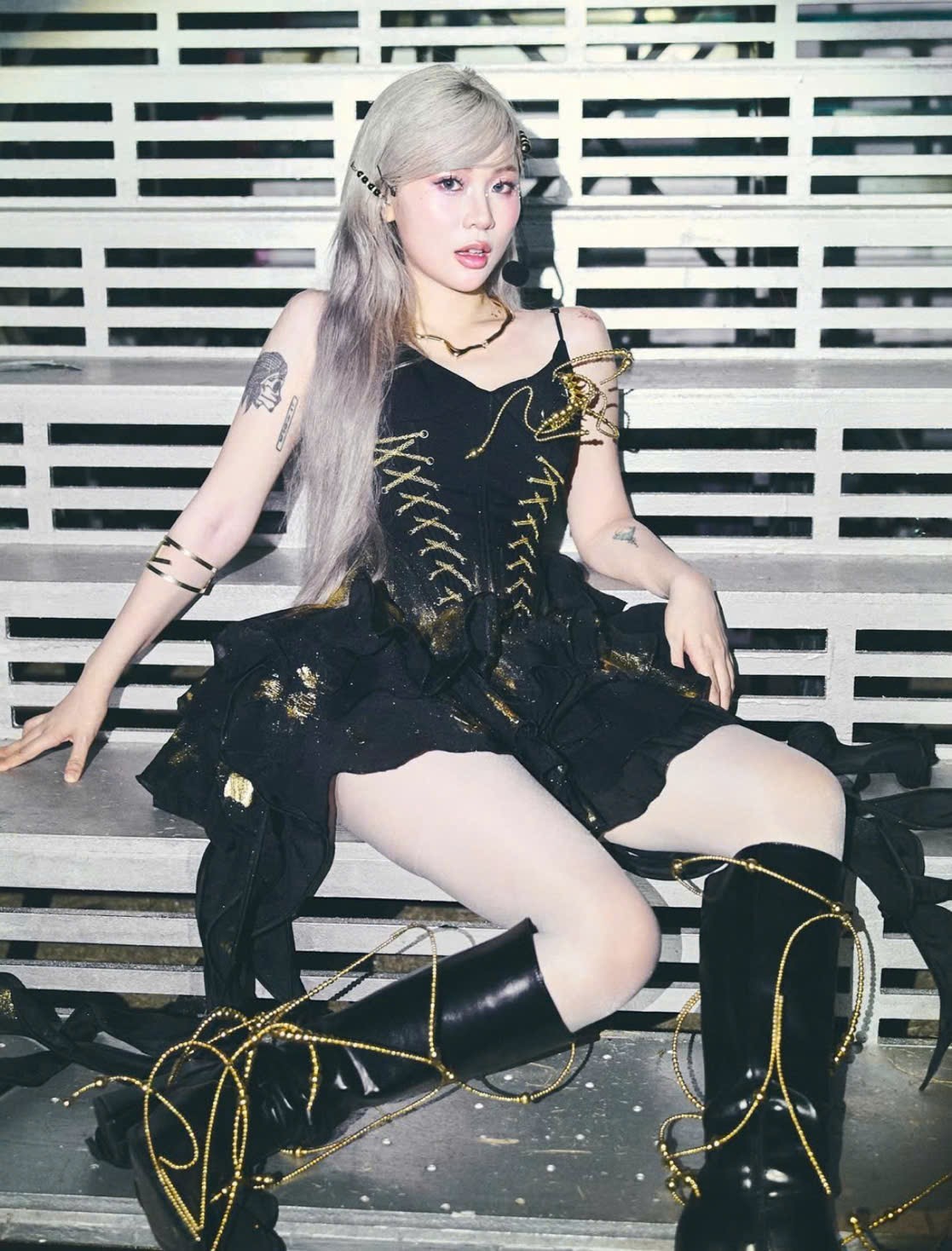 Diện đồ khoét sâu, Misthy lại khiến fan 