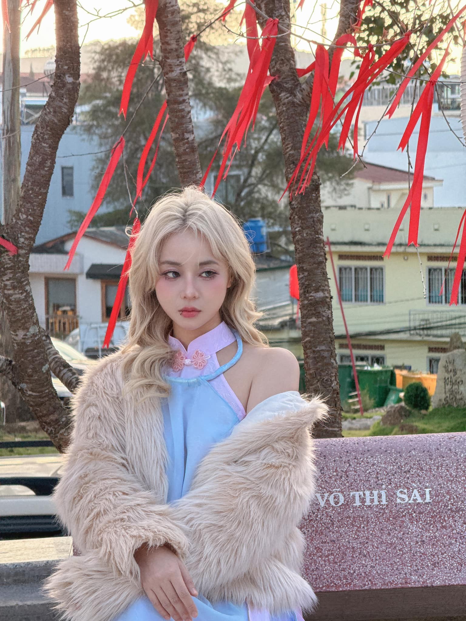 Diện đồ khoét sâu, Misthy lại khiến fan 