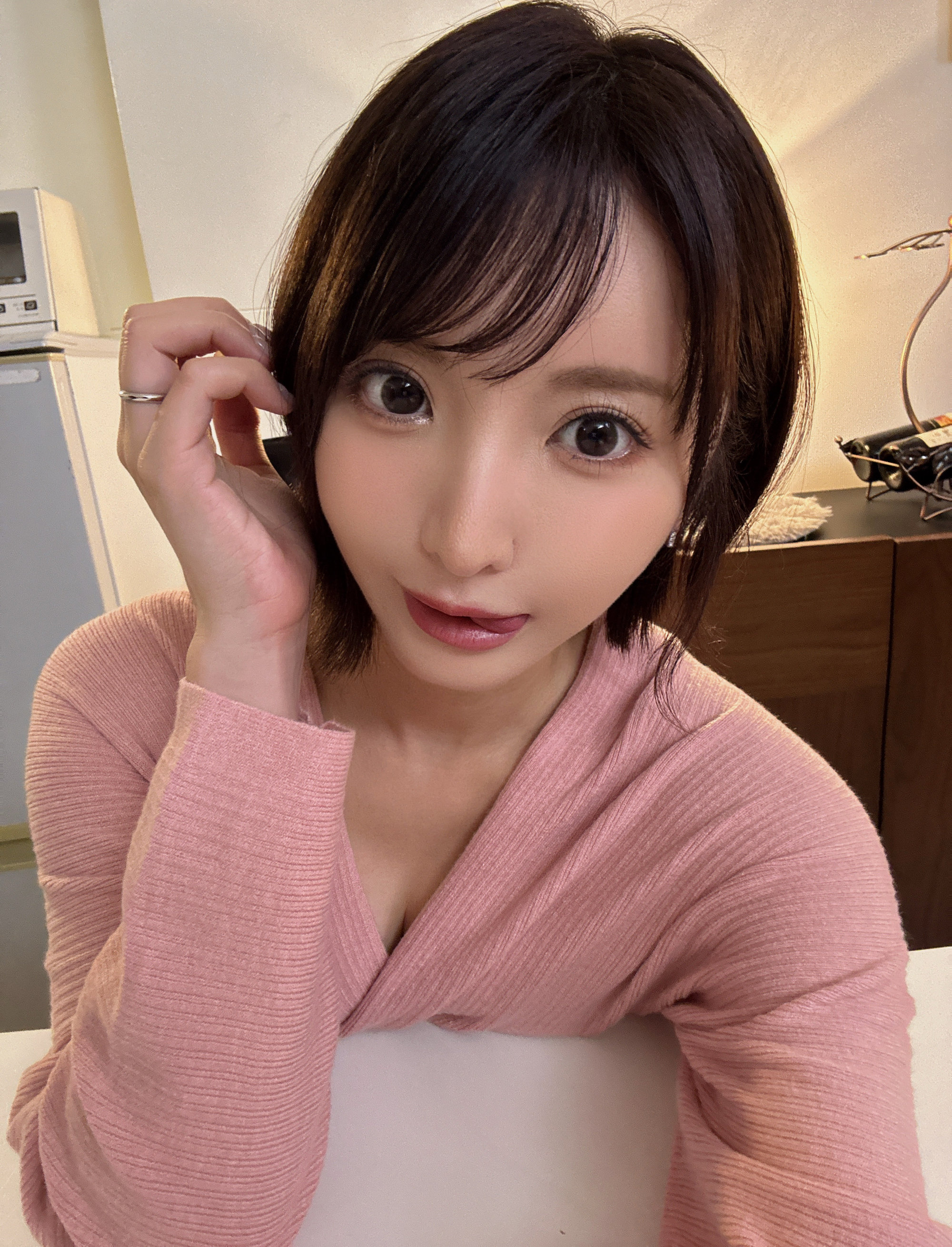 photo-1760507977901 photo-1760507977901