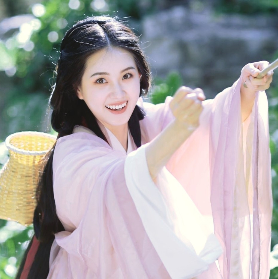 Mỹ nhân 1999 nổi tiếng nhất Trung Quốc hiện tại- Ảnh 9. Mỹ nhân 1999 nổi tiếng nhất Trung Quốc hiện tại- Ảnh 9.