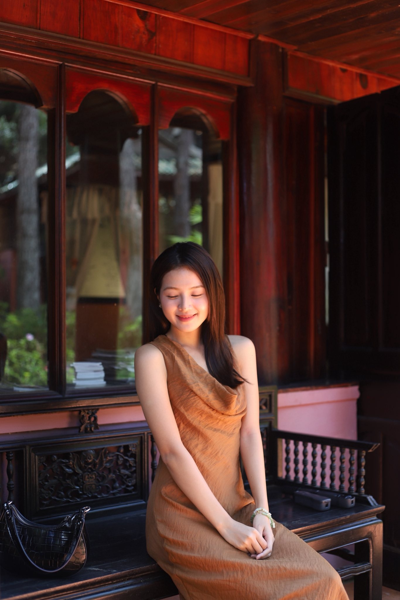 Việt Nam có 1 mỹ nhân giống cả tá sao Trung Quốc: Đẹp tựa Lưu Diệc Phi, hao hao Vương Sở Nhiên, ăn đứt Lý Thấm- Ảnh 12.