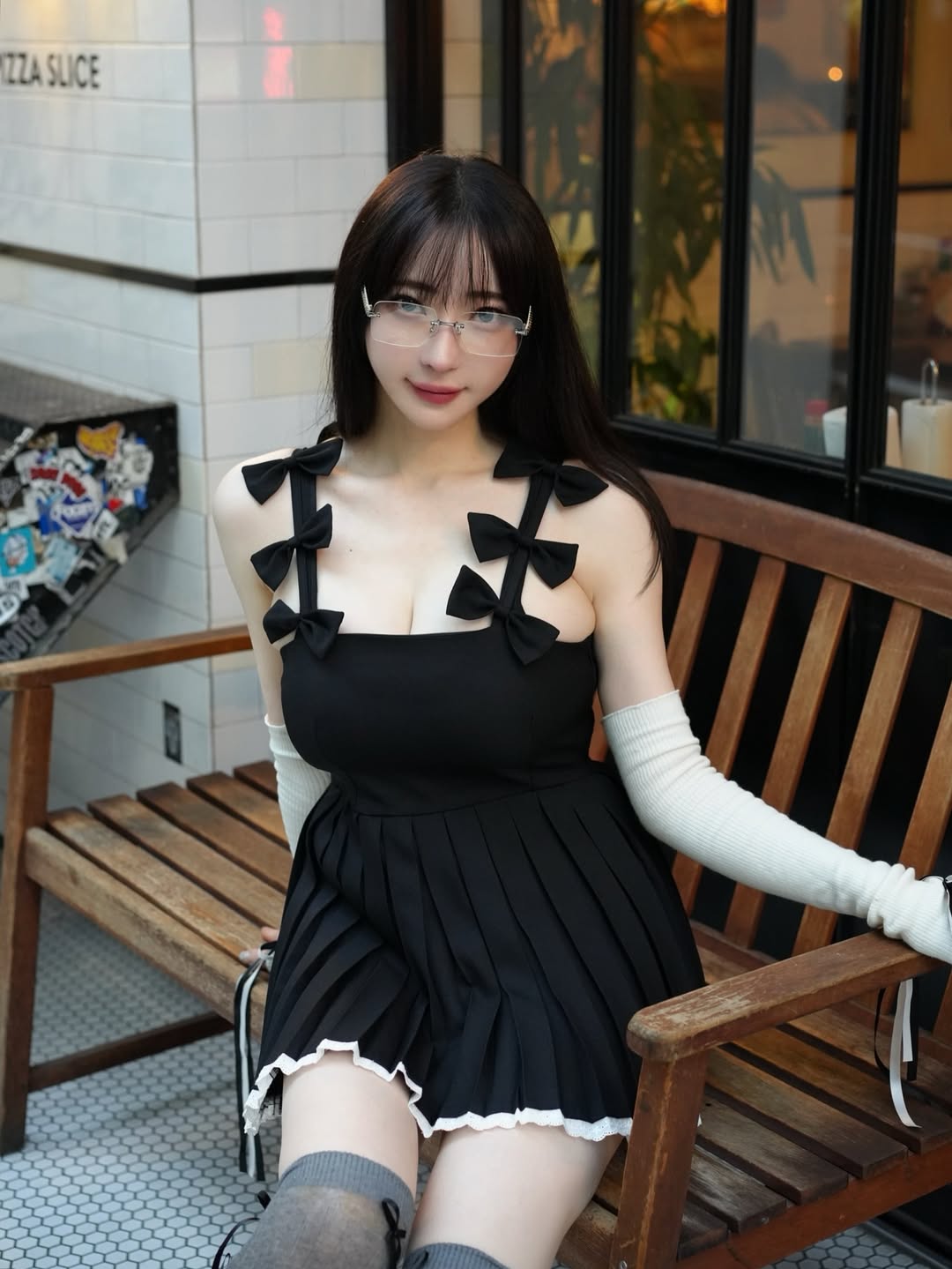 Cô giáo dạy Yoga khiến fan mê mệt vì chụp ảnh “góc nào cũng toàn là đường cong”- Ảnh 3.