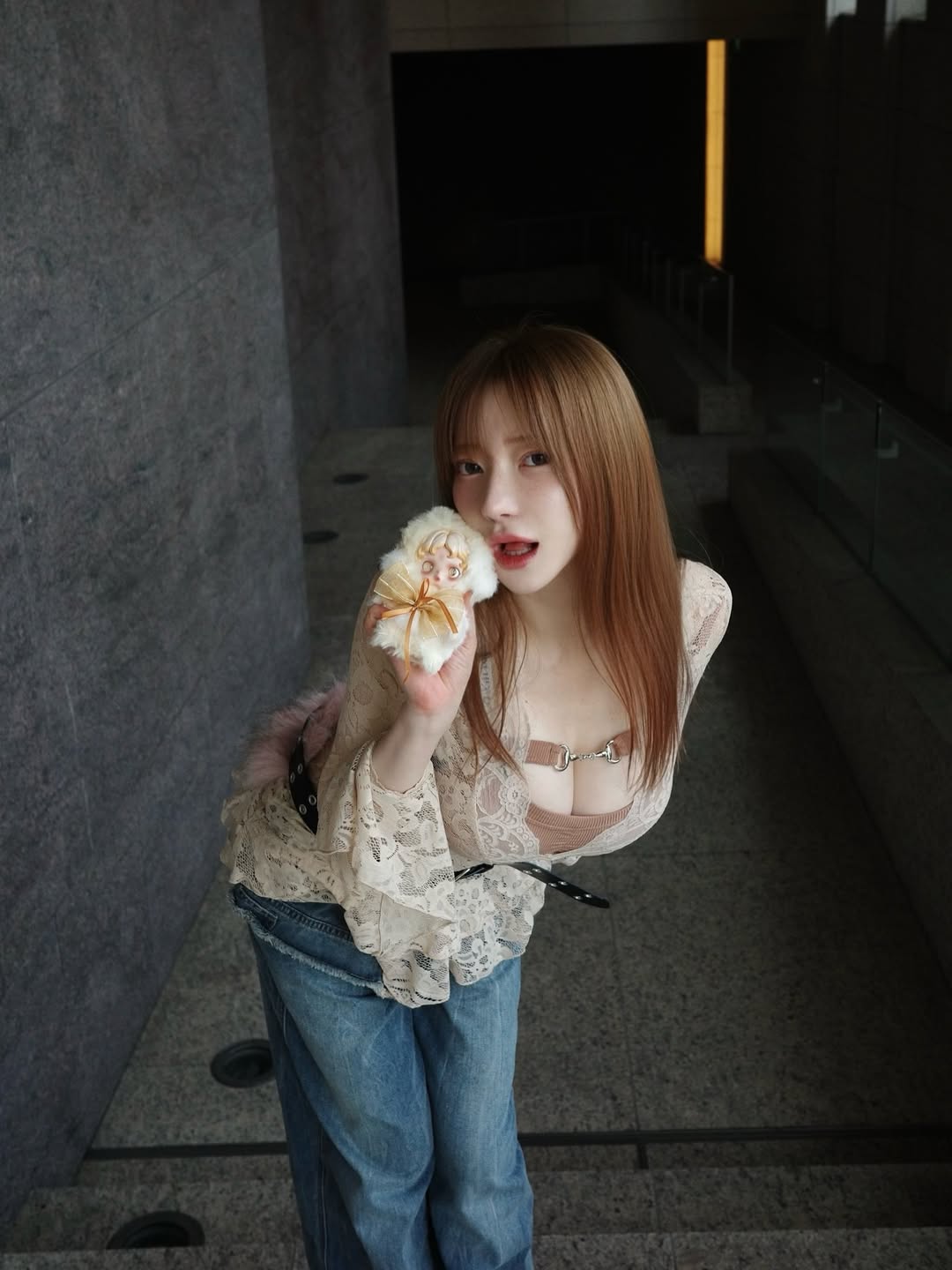 Cô giáo dạy Yoga khiến fan mê mệt vì chụp ảnh “góc nào cũng toàn là đường cong”- Ảnh 5.