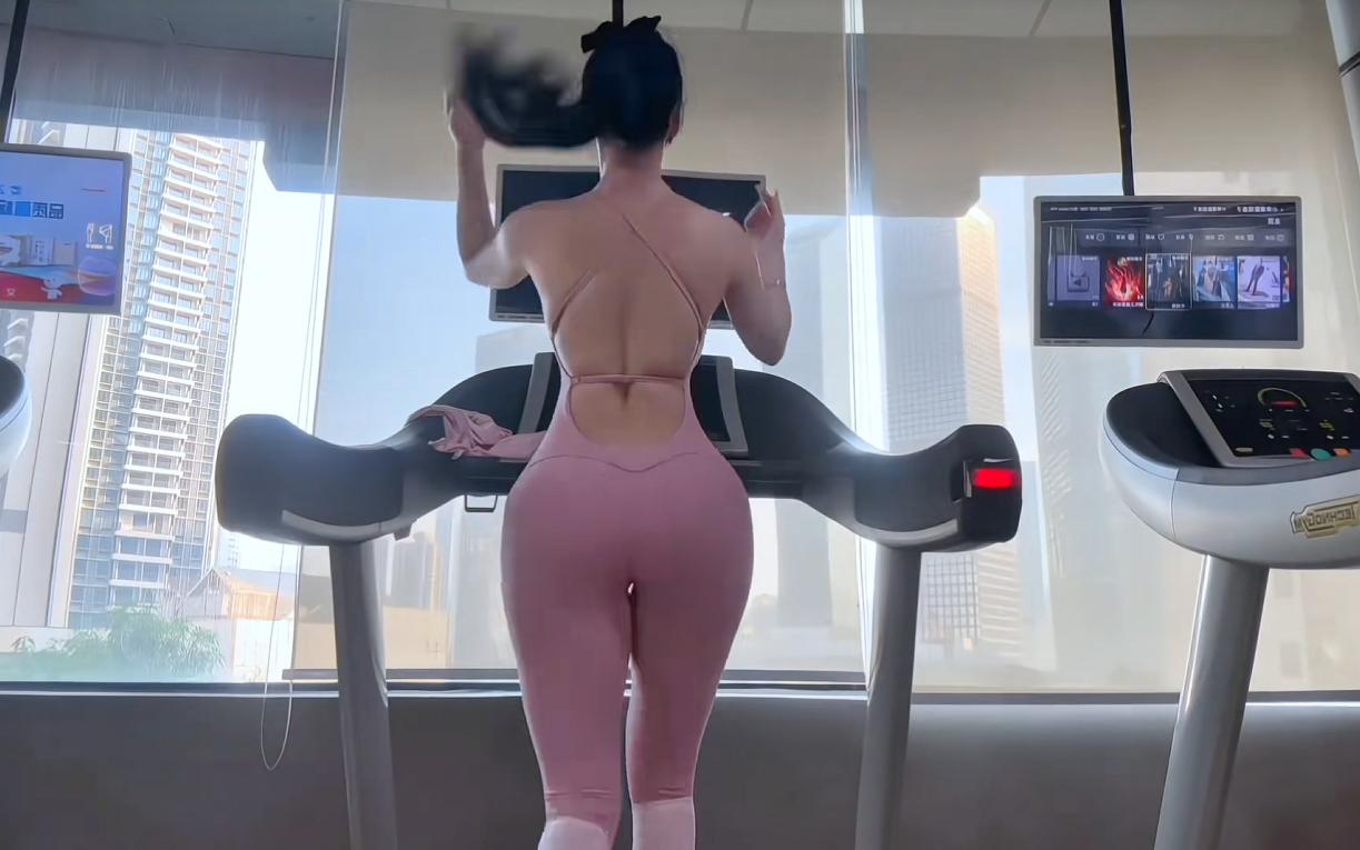 Chẳng cần lộ mặt và đăng “trăm video như một”, hot girl phòng gym vẫn thu hút cả triệu fan- Ảnh 4.
