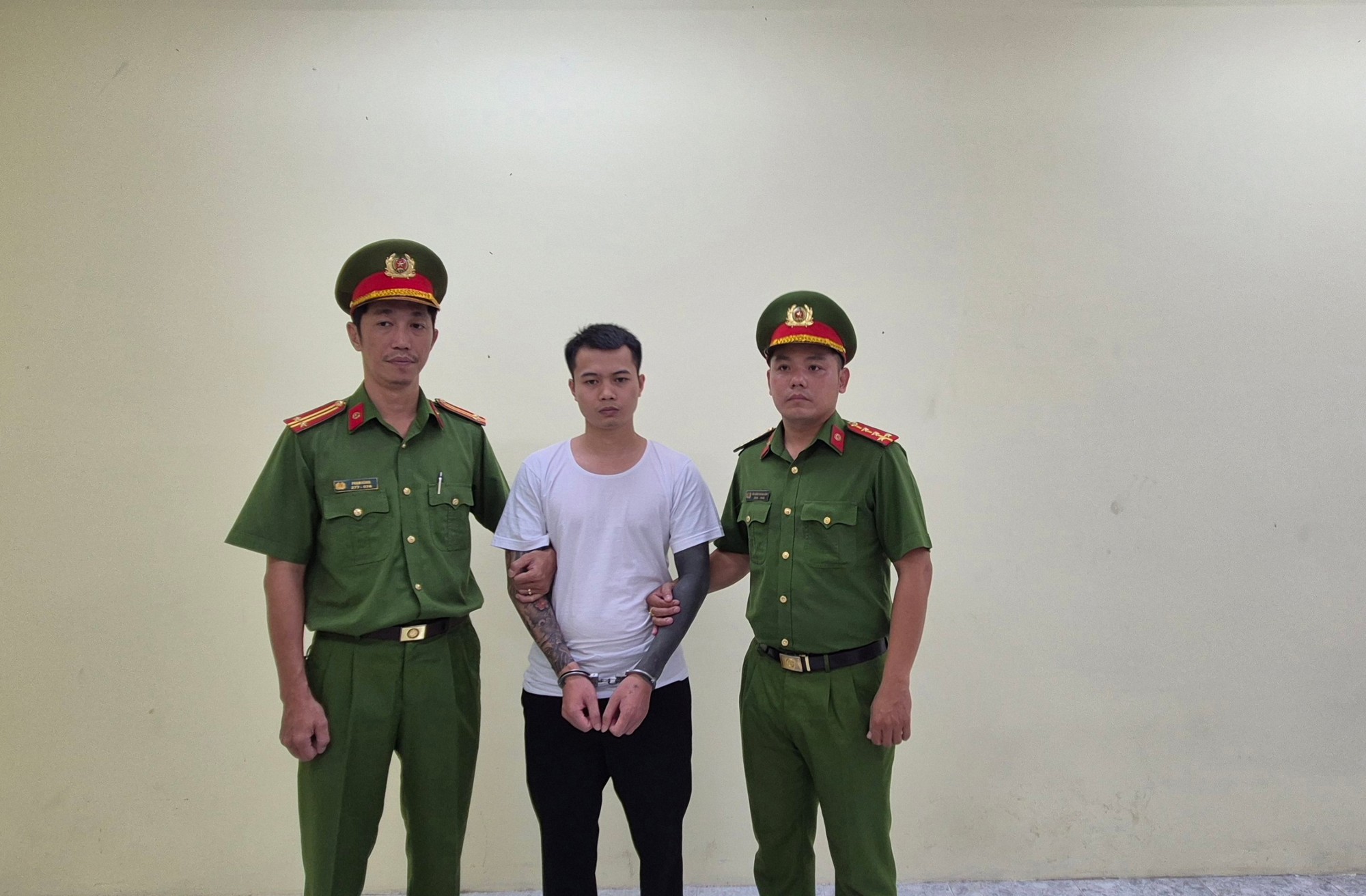 Bắt Tiktoker “Tàng Keng Ông Trùm” Lê Anh Điệp- Ảnh 1. Bắt Tiktoker “Tàng Keng Ông Trùm” Lê Anh Điệp- Ảnh 1.