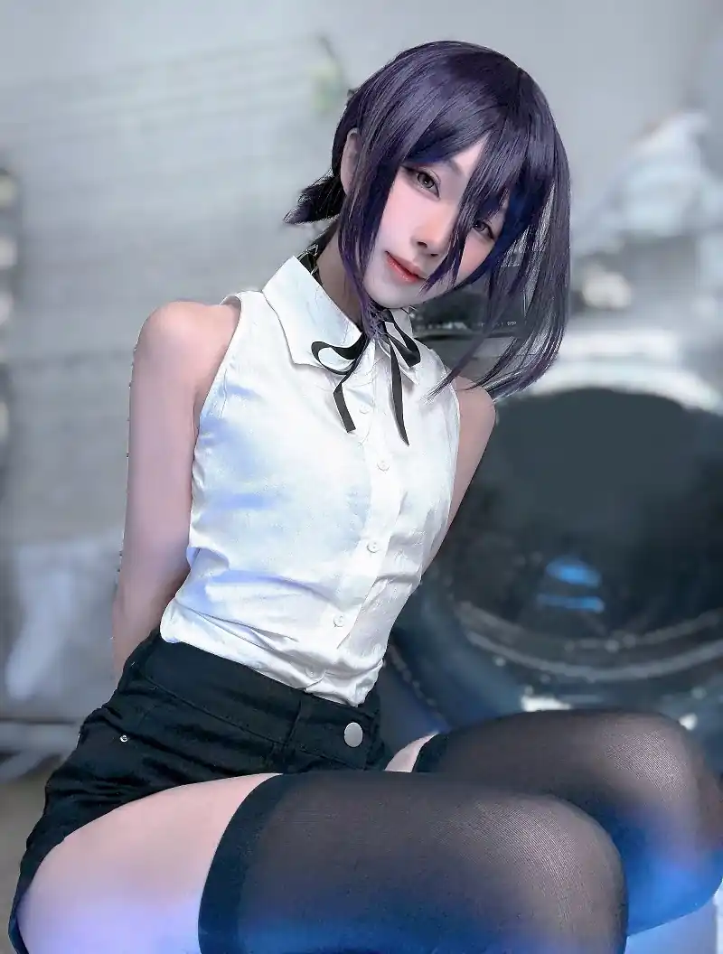 Nàng coser cosplay nữ quỷ Reze xuất sắc đến mức người hâm mộ ước gì có thể gặp cô ngoài đời- Ảnh 1.