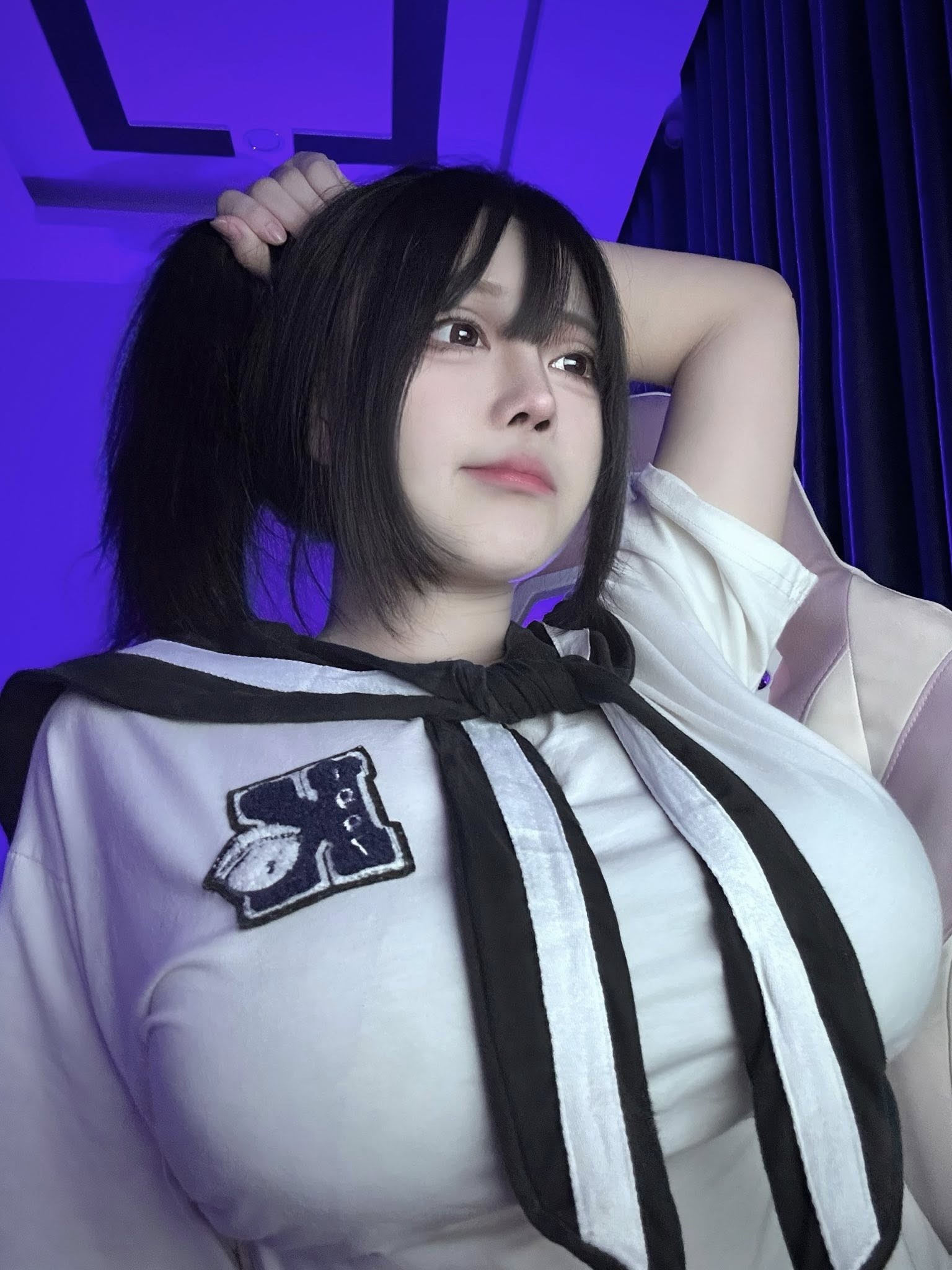 Pi Tiên tung ảnh Pi Tiên tung ảnh