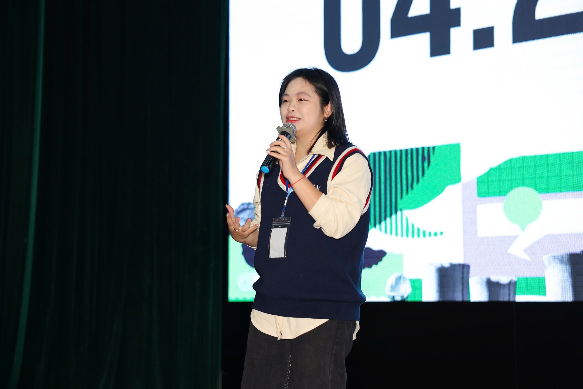 Chấm thi hùng biện Green Voices, giám khảo chia sẻ: Gen Z truyền tải sống xanh bằng ngôn ngữ 'bắt trend dễ viral'- Ảnh 3. Chấm thi hùng biện Green Voices, giám khảo chia sẻ: Gen Z truyền tải sống xanh bằng ngôn ngữ 'bắt trend dễ viral'- Ảnh 3.