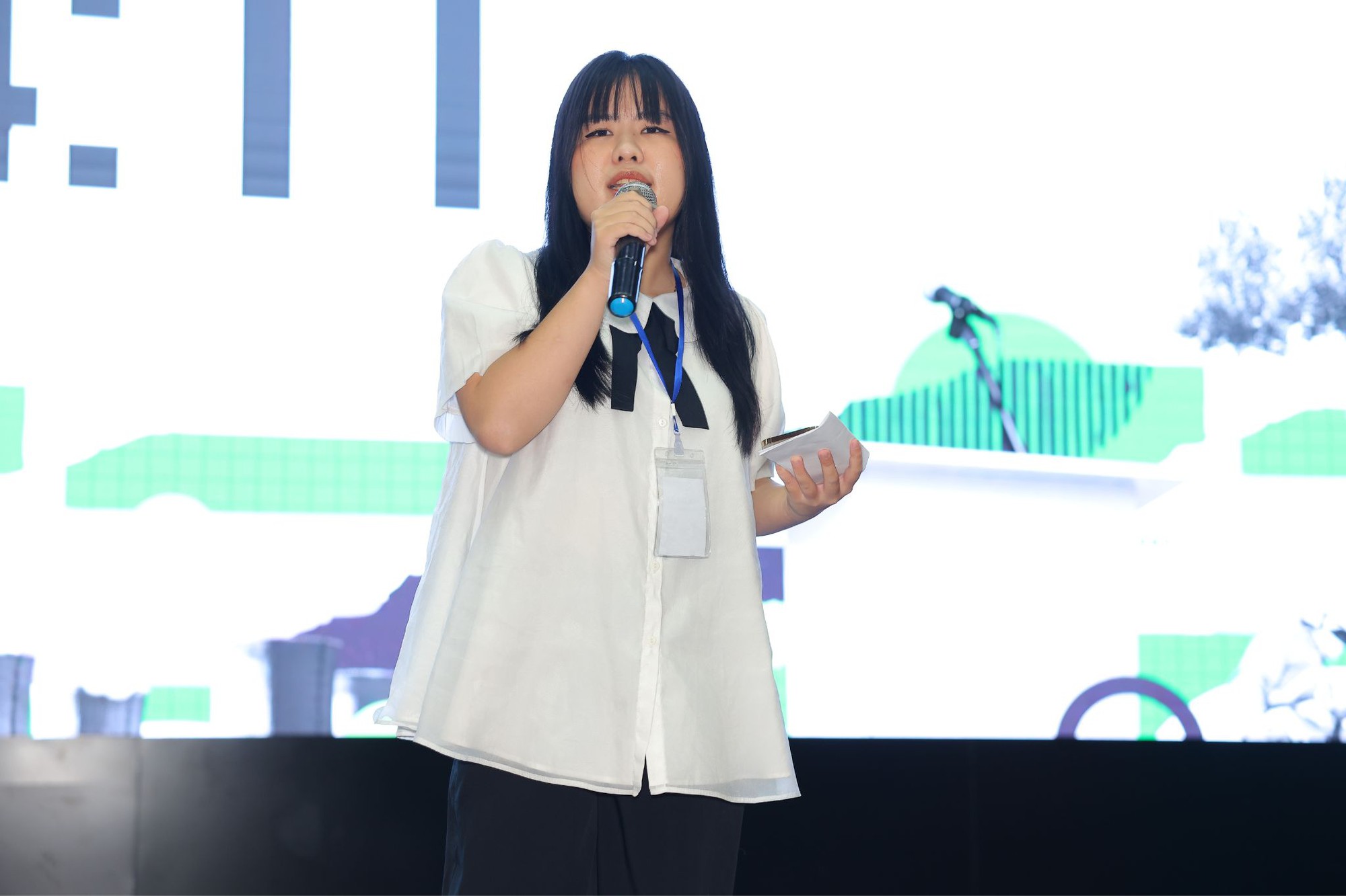 Cuộc thi hùng biện Green Voices có thí sinh đầu tiên vào chung kết: Chiến thắng nhờ thông điệp ‘sạc lại tư duy hội nhập’- Ảnh 10.