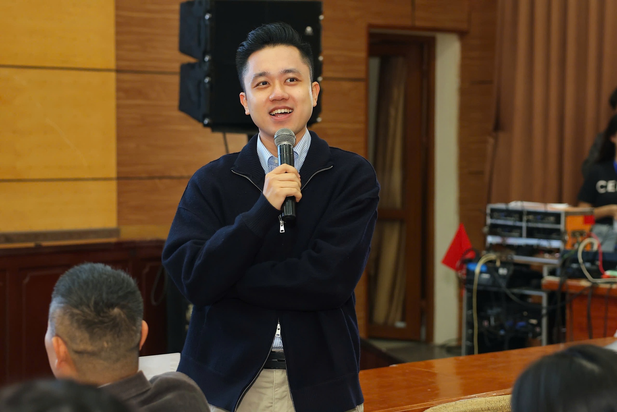 Chấm thi hùng biện Green Voices, giám khảo chia sẻ: Gen Z truyền tải sống xanh bằng ngôn ngữ 'bắt trend dễ viral'- Ảnh 5. Chấm thi hùng biện Green Voices, giám khảo chia sẻ: Gen Z truyền tải sống xanh bằng ngôn ngữ 'bắt trend dễ viral'- Ảnh 5.