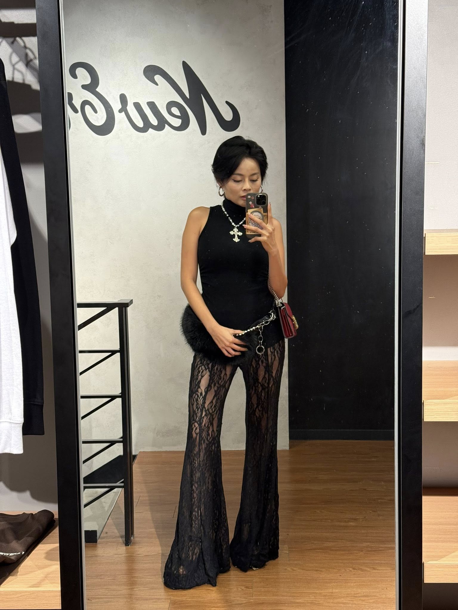 Tý Nị miền Tây lấy chồng Nhật sống sang chảnh, "mỏ hỗn" khét tiếng được gọi “tứ trụ Việt kiều” là ai?- Ảnh 10. Tý Nị miền Tây lấy chồng Nhật sống sang chảnh, "mỏ hỗn" khét tiếng được gọi “tứ trụ Việt kiều” là ai?- Ảnh 10.