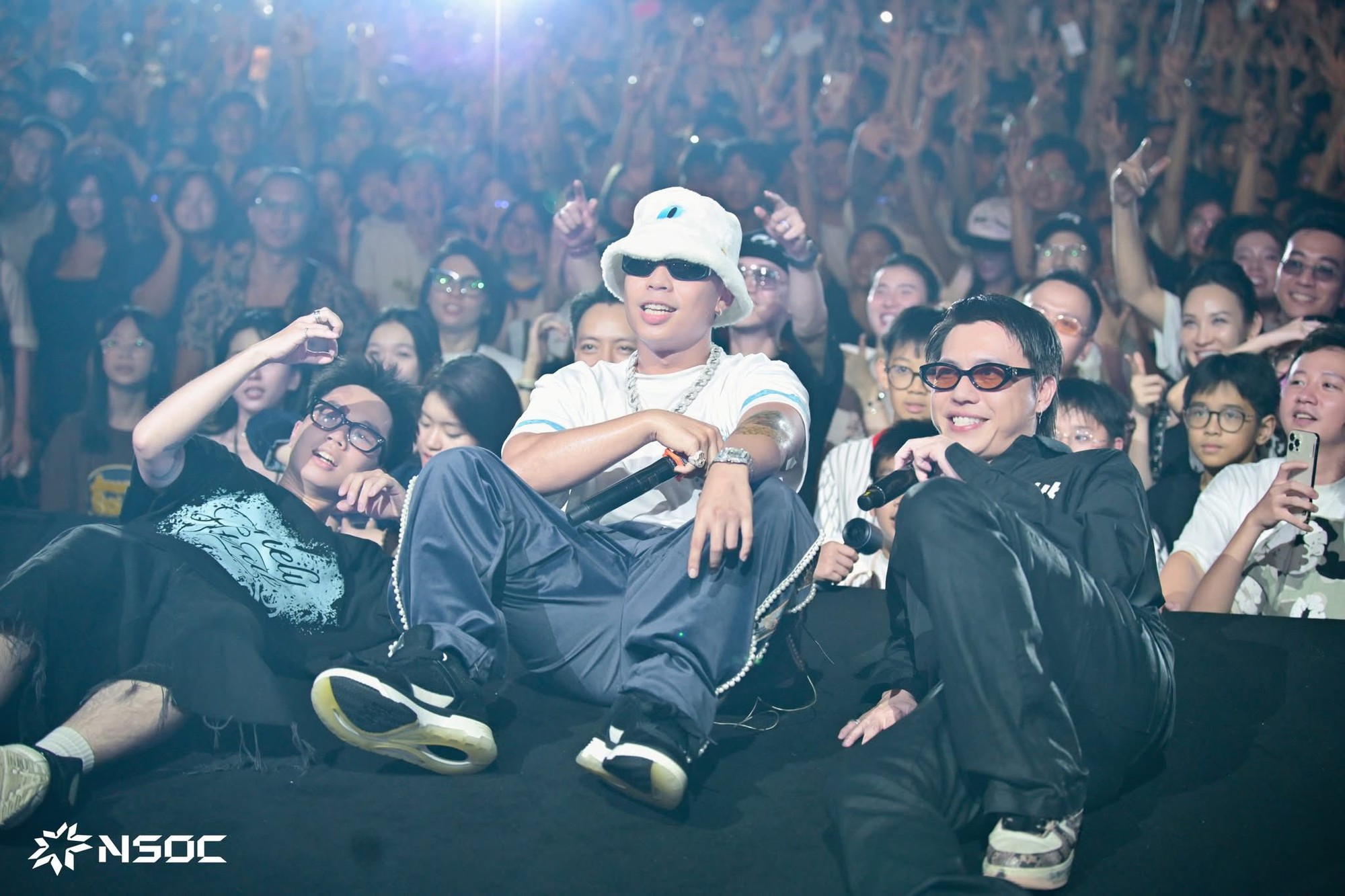 Tiên Tiên, Ánh Sáng Aza, Wxrdie cùng “bữa tiệc giải trí” NSOC Unitour tại trường Đại học Xây Dựng Hà Nội- Ảnh 10.