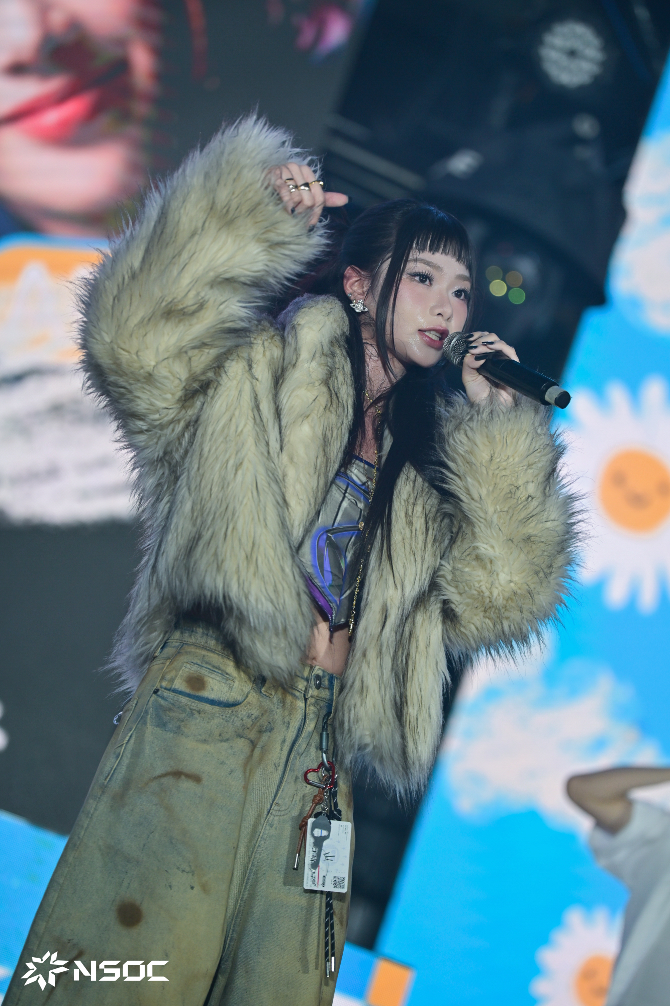 Tiên Tiên, Ánh Sáng Aza, Wxrdie cùng “bữa tiệc giải trí” NSOC Unitour tại trường Đại học Xây Dựng Hà Nội- Ảnh 8.