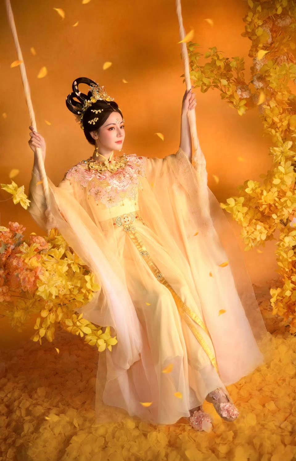 Ngàn vạn mỹ nhân đều thua chị Hằng đẹp nhất Trung Thu 2025: Tiên khí đầy người ngắm mà mê, không phân biệt nổi thật hay mơ- Ảnh 2.