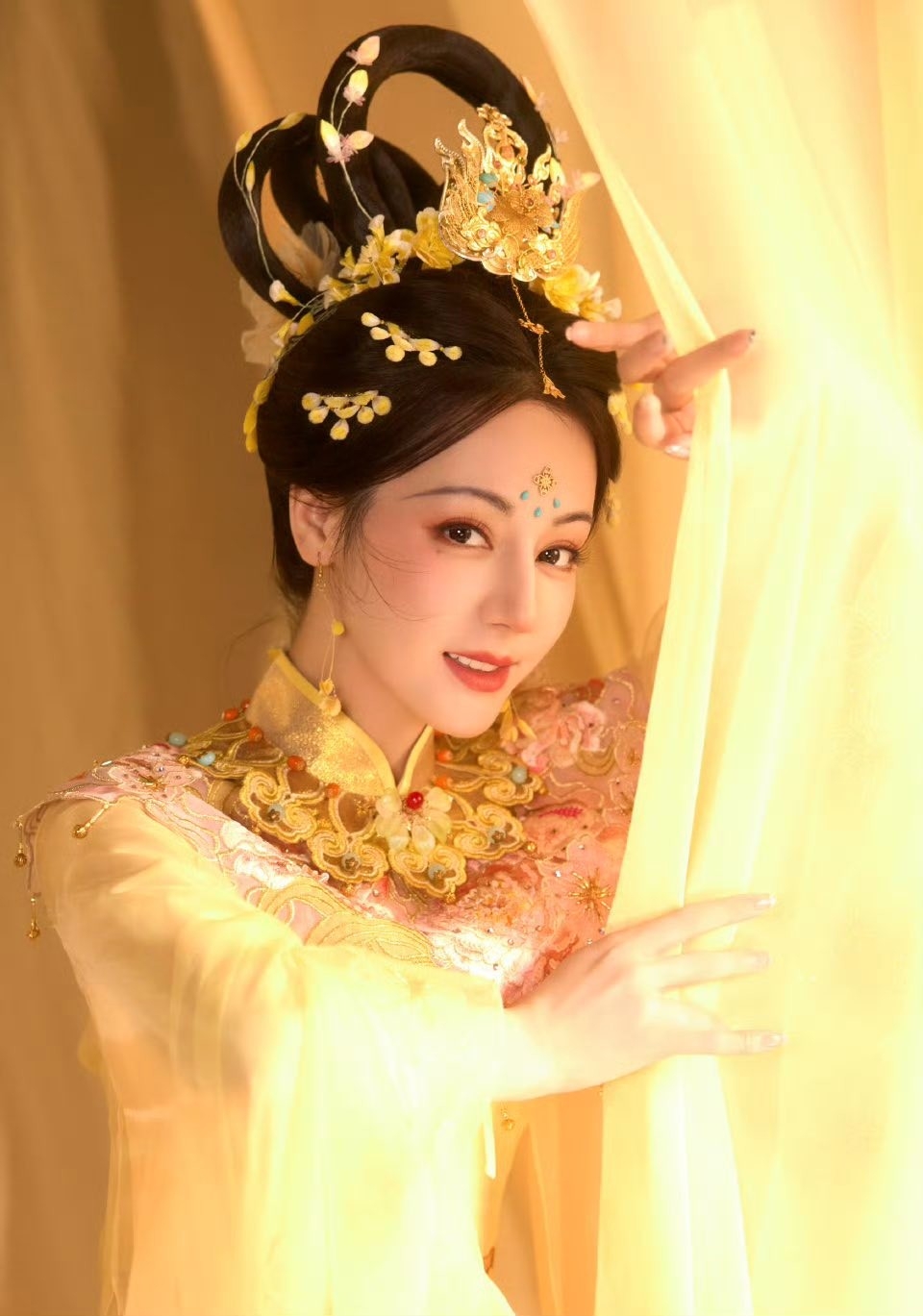 Ngàn vạn mỹ nhân đều thua chị Hằng đẹp nhất Trung Thu 2025: Tiên khí đầy người ngắm mà mê, không phân biệt nổi thật hay mơ- Ảnh 10.