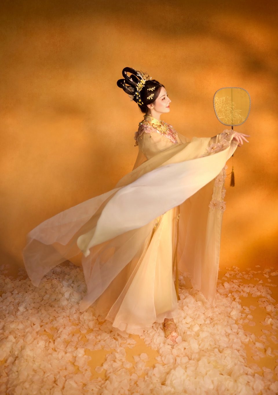 Ngàn vạn mỹ nhân đều thua chị Hằng đẹp nhất Trung Thu 2025: Tiên khí đầy người ngắm mà mê, không phân biệt nổi thật hay mơ- Ảnh 6.