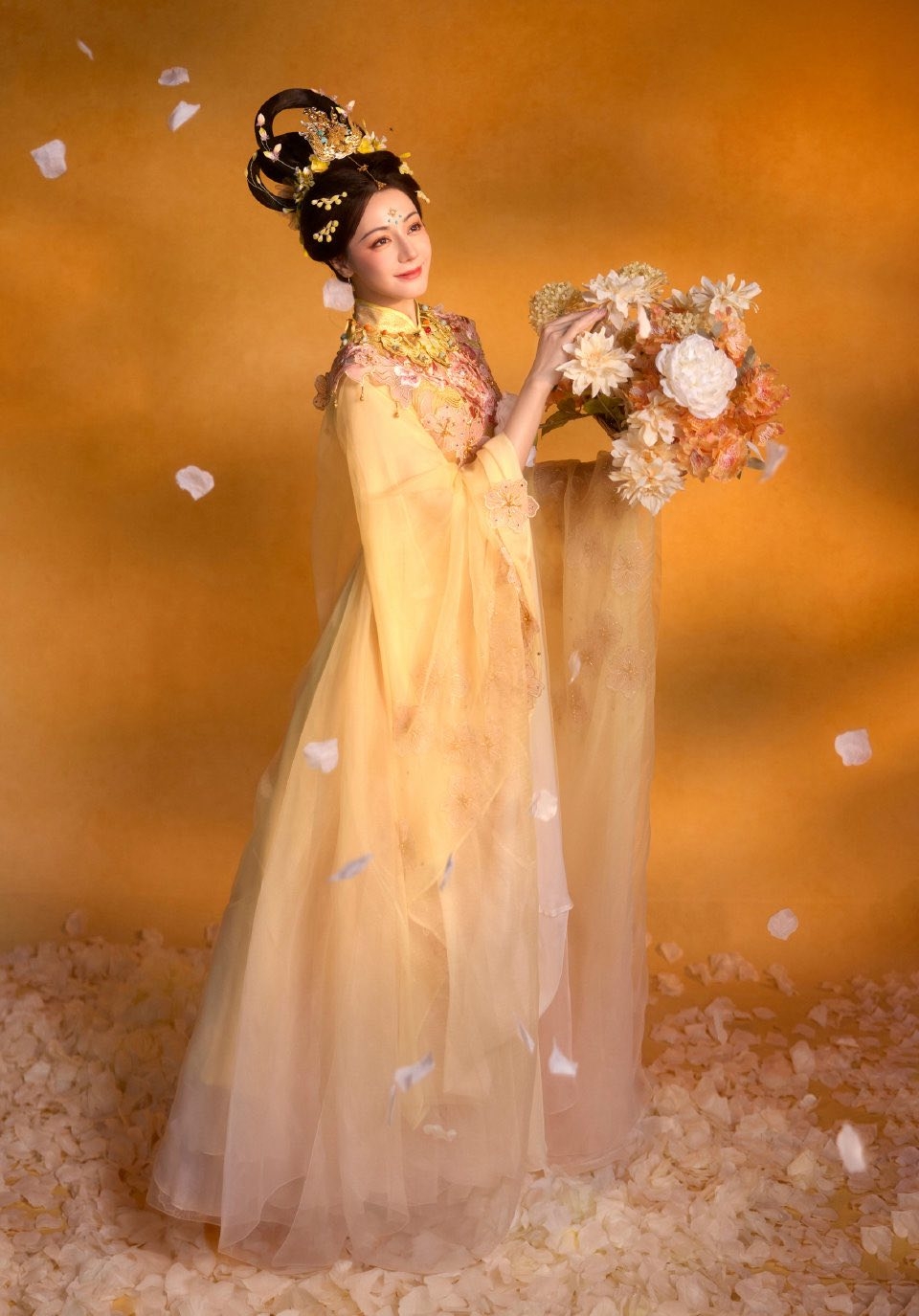 Ngàn vạn mỹ nhân đều thua chị Hằng đẹp nhất Trung Thu 2025: Tiên khí đầy người ngắm mà mê, không phân biệt nổi thật hay mơ- Ảnh 5.