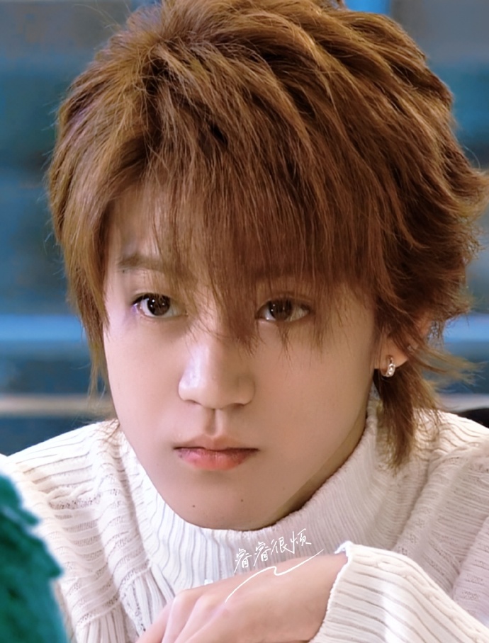 Phòng karaoke phơi bày đời tư thác loạn đáng xấu hổ của nam diễn viên đẹp số 1 showbiz- Ảnh 6. Phòng karaoke phơi bày đời tư thác loạn đáng xấu hổ của nam diễn viên đẹp số 1 showbiz- Ảnh 6.