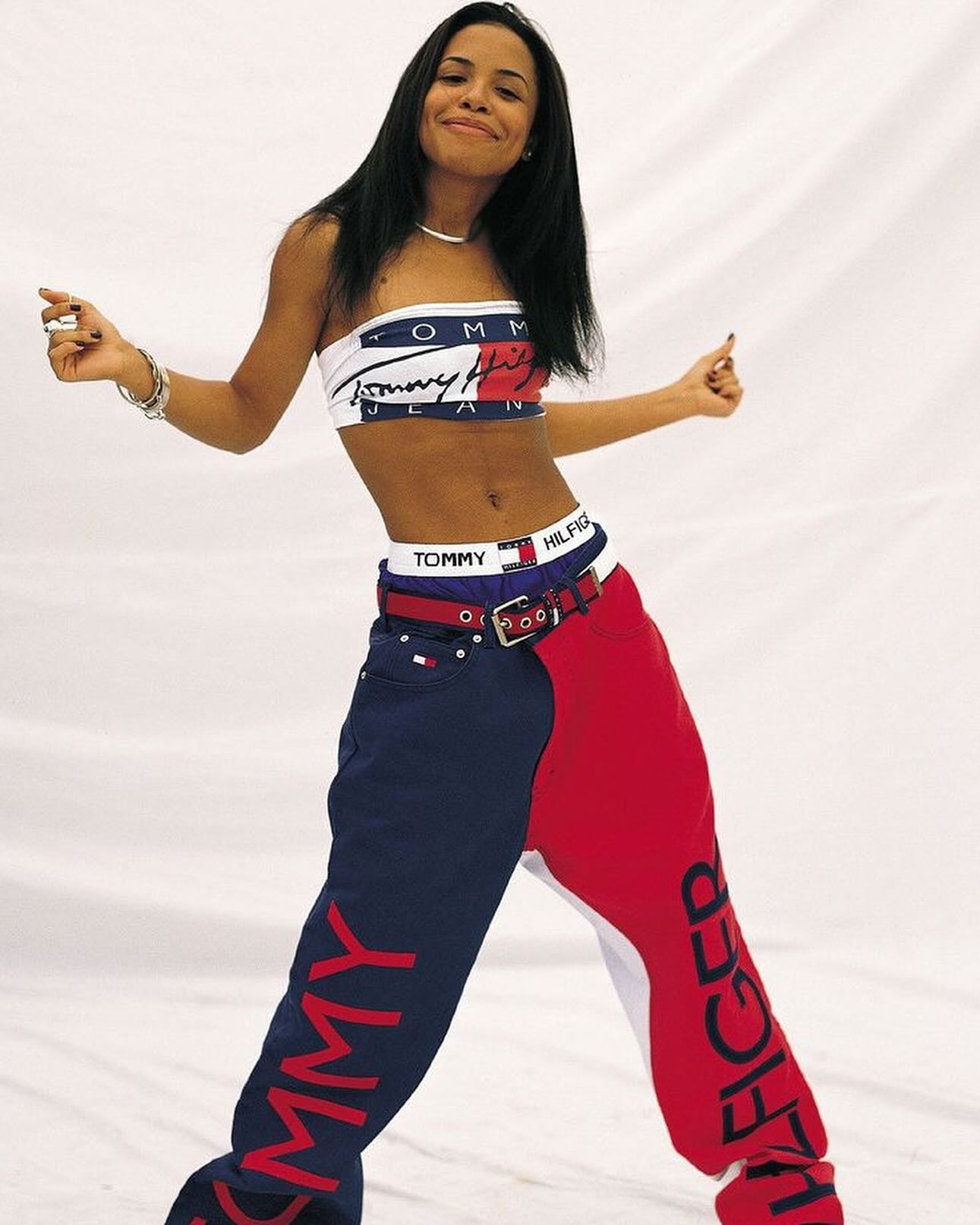 Giọng ca thiên thần qua đời ở tuổi 22: Là nạn nhân của ông trùm ấu dâm, cái chết đầy uẩn khúc được dàn dựng?- Ảnh 9.