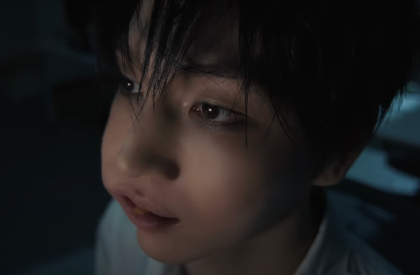 MV lồng ghép cảnh phim 18+ bị chỉ trích dữ dội- Ảnh 2.