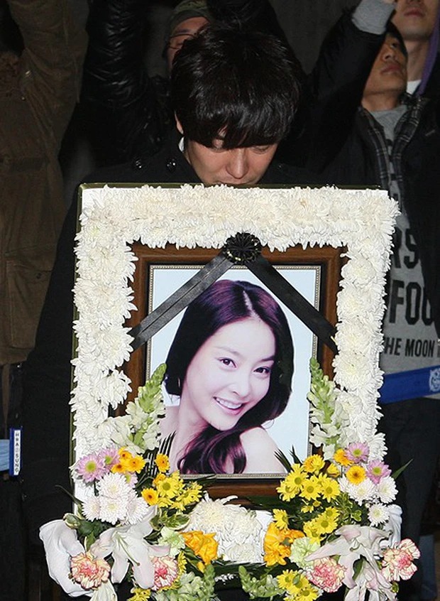 Bí ẩn 4 mỹ nhân chung công ty tự tử trong 3 năm: Chỉ vô tình hay là nạn nhân của "quy tắc ngầm" showbiz?- Ảnh 9.