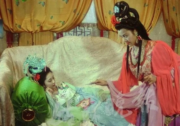 Nữ yêu quái mạnh nhất 'Tây du ký 1986' giờ ra sao?- Ảnh 1.