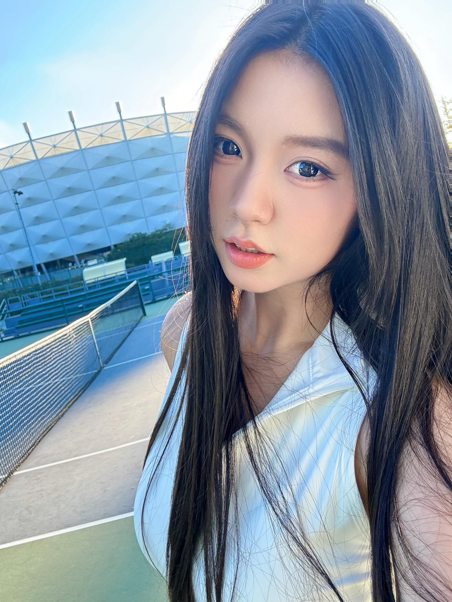 photo-1759978047402 photo-1759978047402