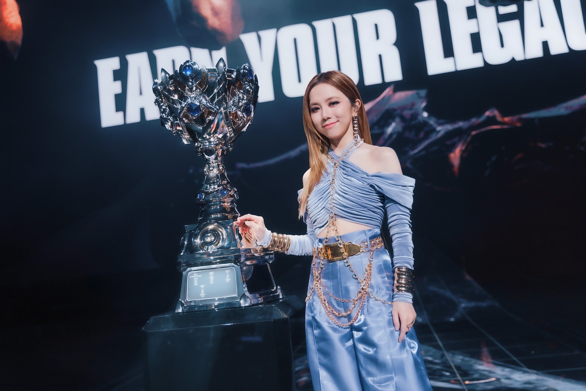 Loạt mỹ nhân “hâm nóng” trận chung kết CKTG 2025, nữ BLV gợi cảm cũng được “phá dớp” Loạt mỹ nhân “hâm nóng” trận chung kết CKTG 2025, nữ BLV gợi cảm cũng được “phá dớp”