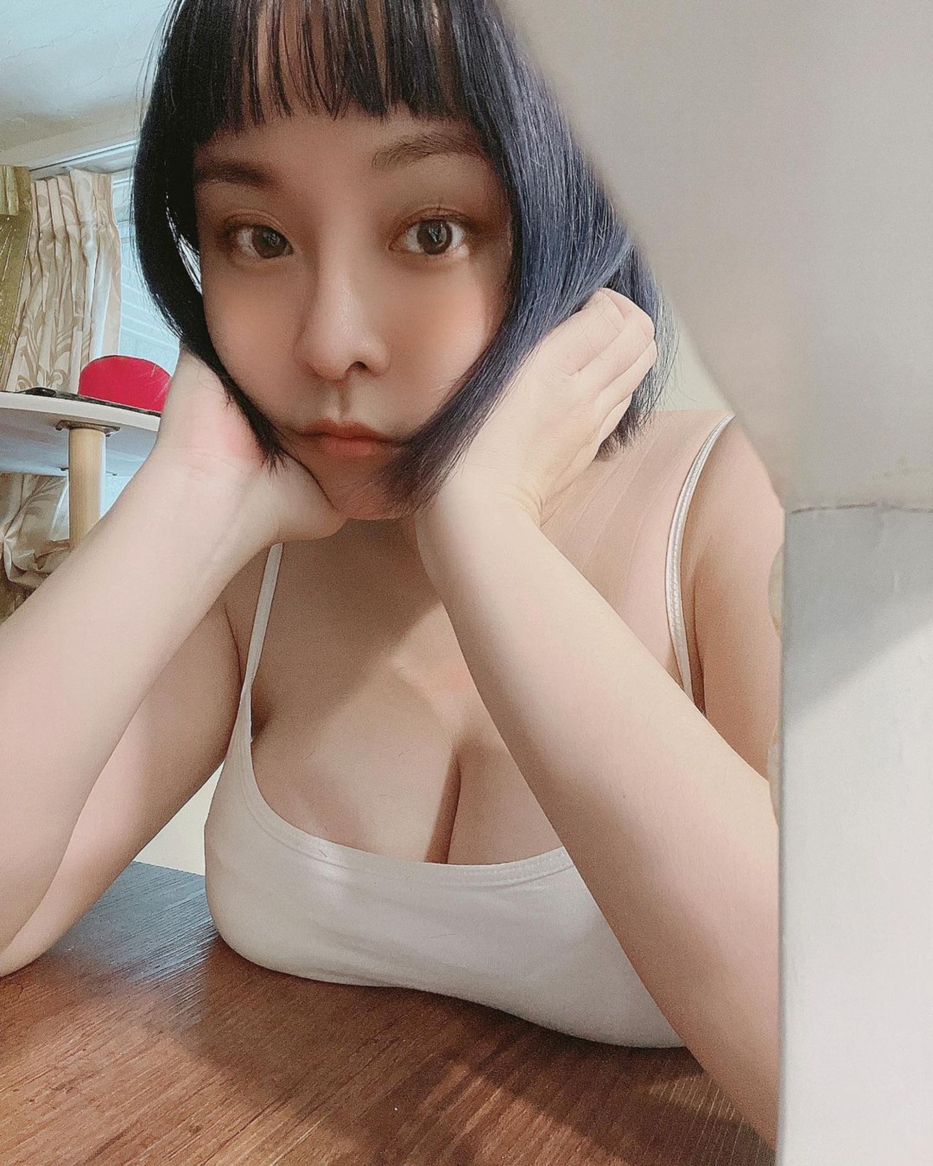 photo-1762318420489 photo-1762318420489