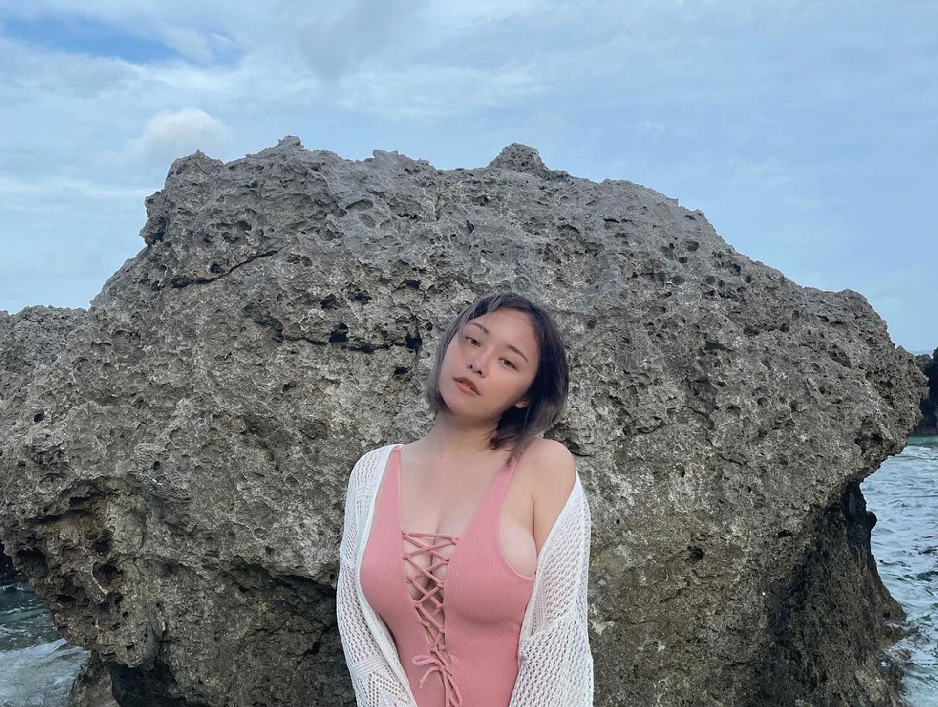 Rao bán giày cũ giá hơn 7,5 triệu, nữ streamer gợi cảm nhận vô số chỉ trích, vẫn tự tin đáp trả Rao bán giày cũ giá hơn 7,5 triệu, nữ streamer gợi cảm nhận vô số chỉ trích, vẫn tự tin đáp trả