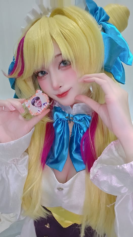 photo-1762742872559 photo-1762742872559