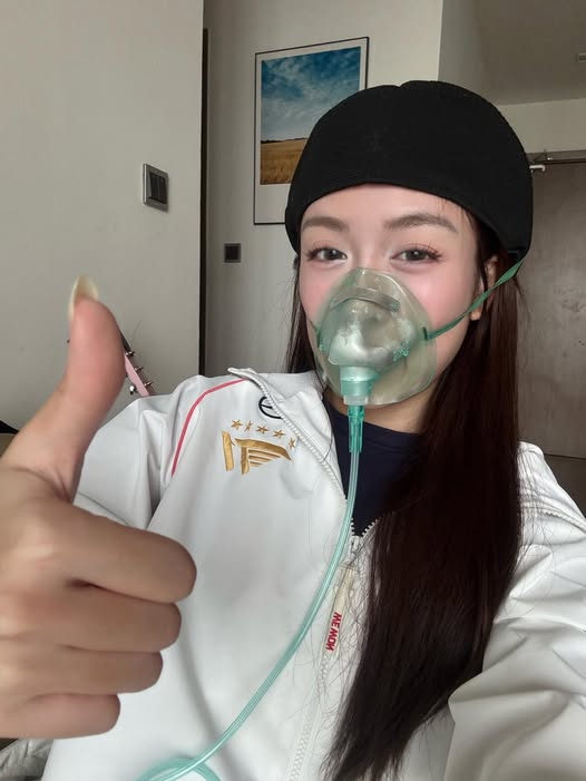 photo-1762742890965 photo-1762742890965