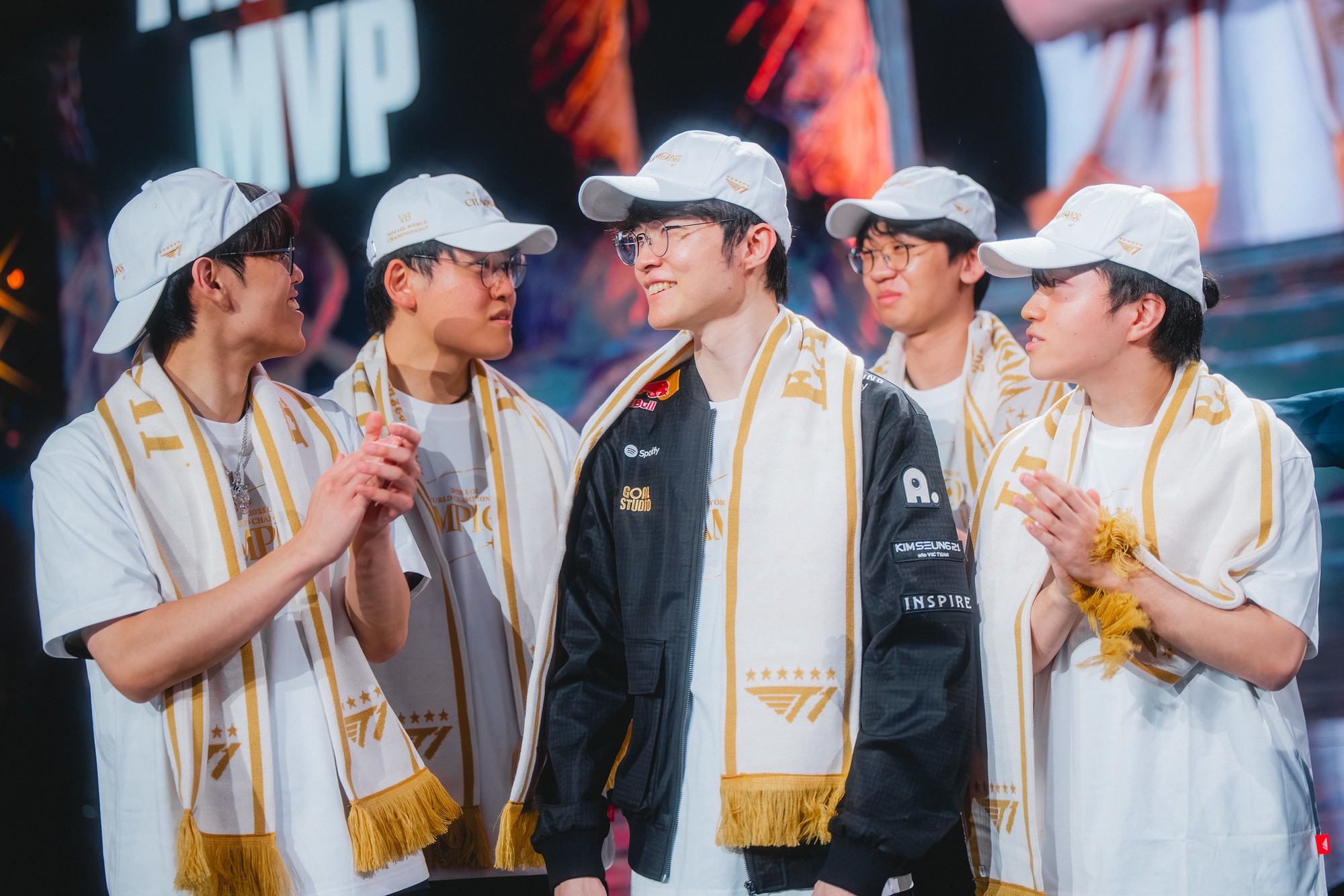 T1 đang sở hữu những bản hợp đồng thành công nhất lịch sử LMHT- Ảnh 4. T1 đang sở hữu những bản hợp đồng thành công nhất lịch sử LMHT- Ảnh 4.