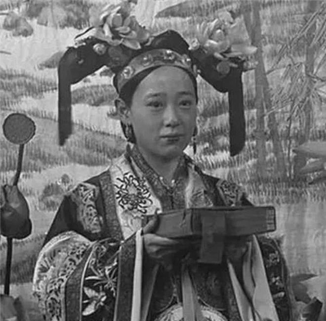 Bộ ảnh hiếm chụp thời nhà Thanh hơn 100 năm trước: Ngỡ ngàng trước nhan sắc giai nhân đứng cạnh Từ Hi Thái hậu- Ảnh 4. Bộ ảnh hiếm chụp thời nhà Thanh hơn 100 năm trước: Ngỡ ngàng trước nhan sắc giai nhân đứng cạnh Từ Hi Thái hậu- Ảnh 4.