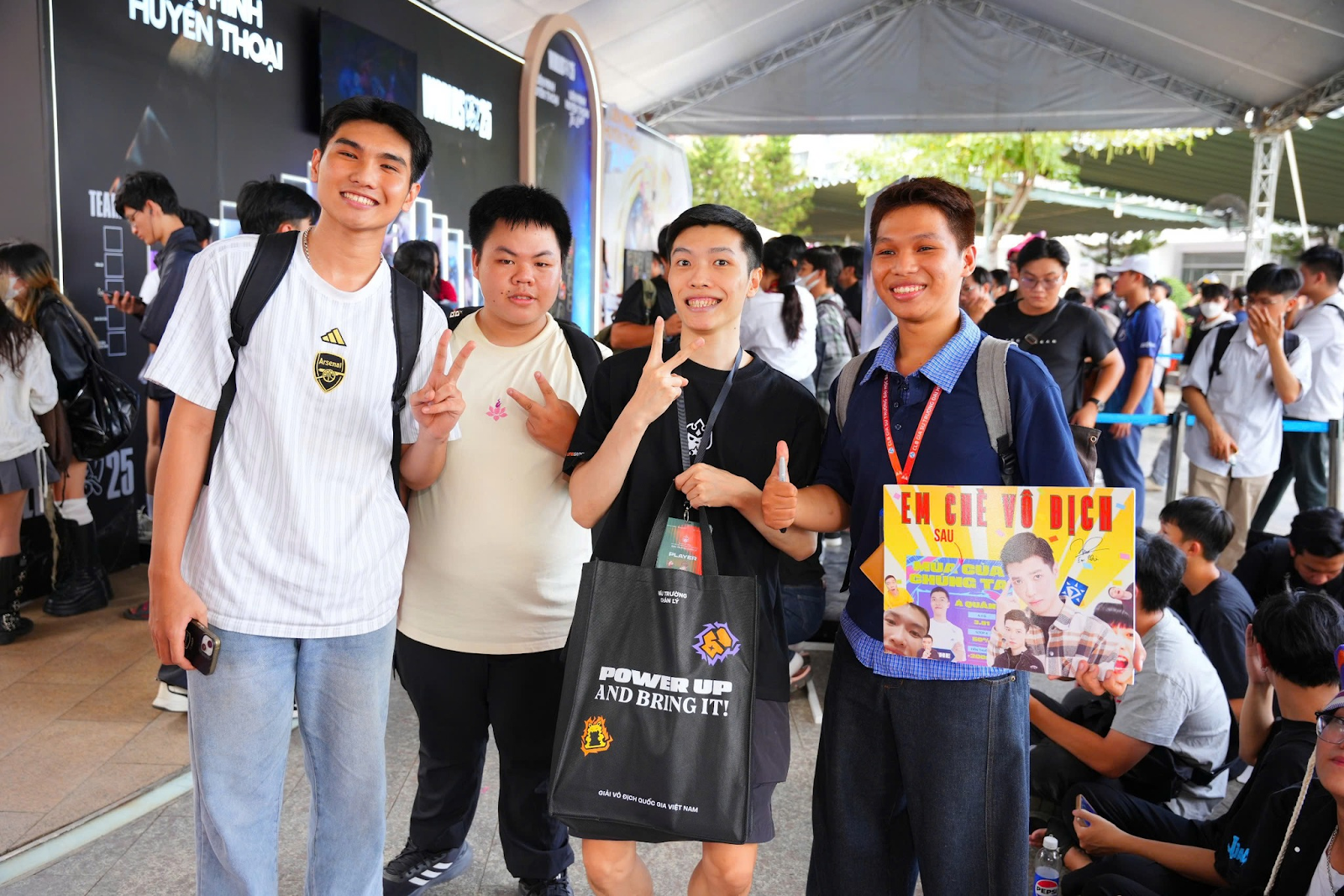 VĐV Bùi Tuấn Kiên vô địch mùa đầu tiên của giải Vô địch Quốc gia ĐTCL Việt Nam- Ảnh 4. VĐV Bùi Tuấn Kiên vô địch mùa đầu tiên của giải Vô địch Quốc gia ĐTCL Việt Nam- Ảnh 4.