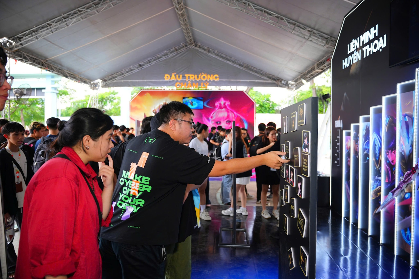 VĐV Bùi Tuấn Kiên vô địch mùa đầu tiên của giải Vô địch Quốc gia ĐTCL Việt Nam- Ảnh 5. VĐV Bùi Tuấn Kiên vô địch mùa đầu tiên của giải Vô địch Quốc gia ĐTCL Việt Nam- Ảnh 5.