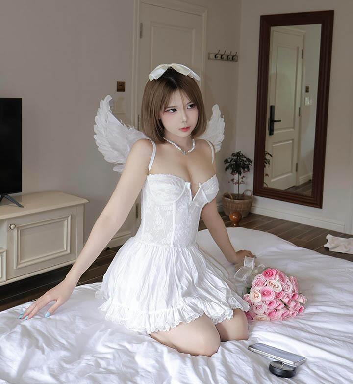 Hot TikToker khoe dáng với chiếc váy ren cũng làm cả chục ngàn fan lo “giữ chuỗi tháng 11”- Ảnh 10. Hot TikToker khoe dáng với chiếc váy ren cũng làm cả chục ngàn fan lo “giữ chuỗi tháng 11”- Ảnh 10.