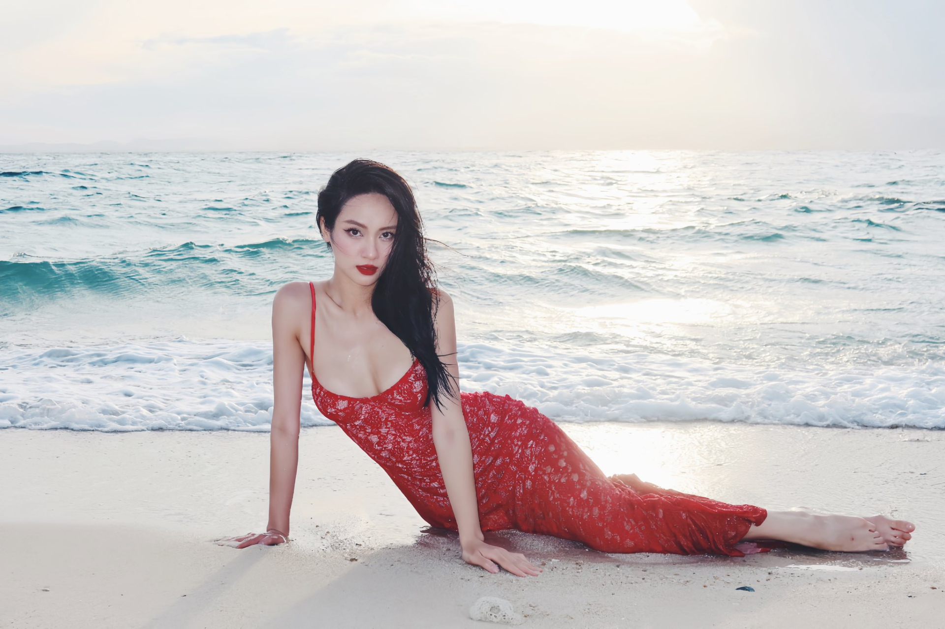 Mỹ nhân khiến doanh nhân Đức Phạm tuyên bố "Yêu em" nóng bỏng cỡ nào?- Ảnh 14.