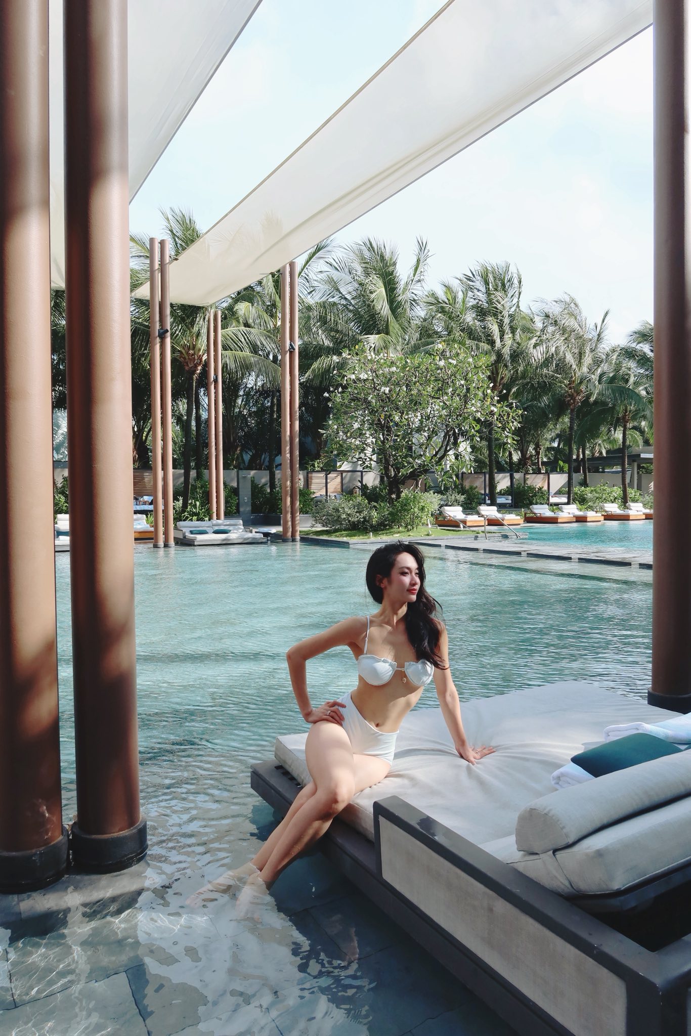 Mỹ nhân khiến doanh nhân Đức Phạm tuyên bố "Yêu em" nóng bỏng cỡ nào?- Ảnh 8.