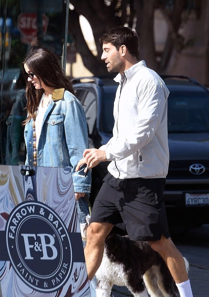 Tom Cruise cũng có ngày này: Bị mỹ nhân kém 26 tuổi "đá bay" trong 1 nốt nhạc để chạy theo trai trẻ?- Ảnh 2. Tom Cruise cũng có ngày này: Bị mỹ nhân kém 26 tuổi "đá bay" trong 1 nốt nhạc để chạy theo trai trẻ?- Ảnh 2.