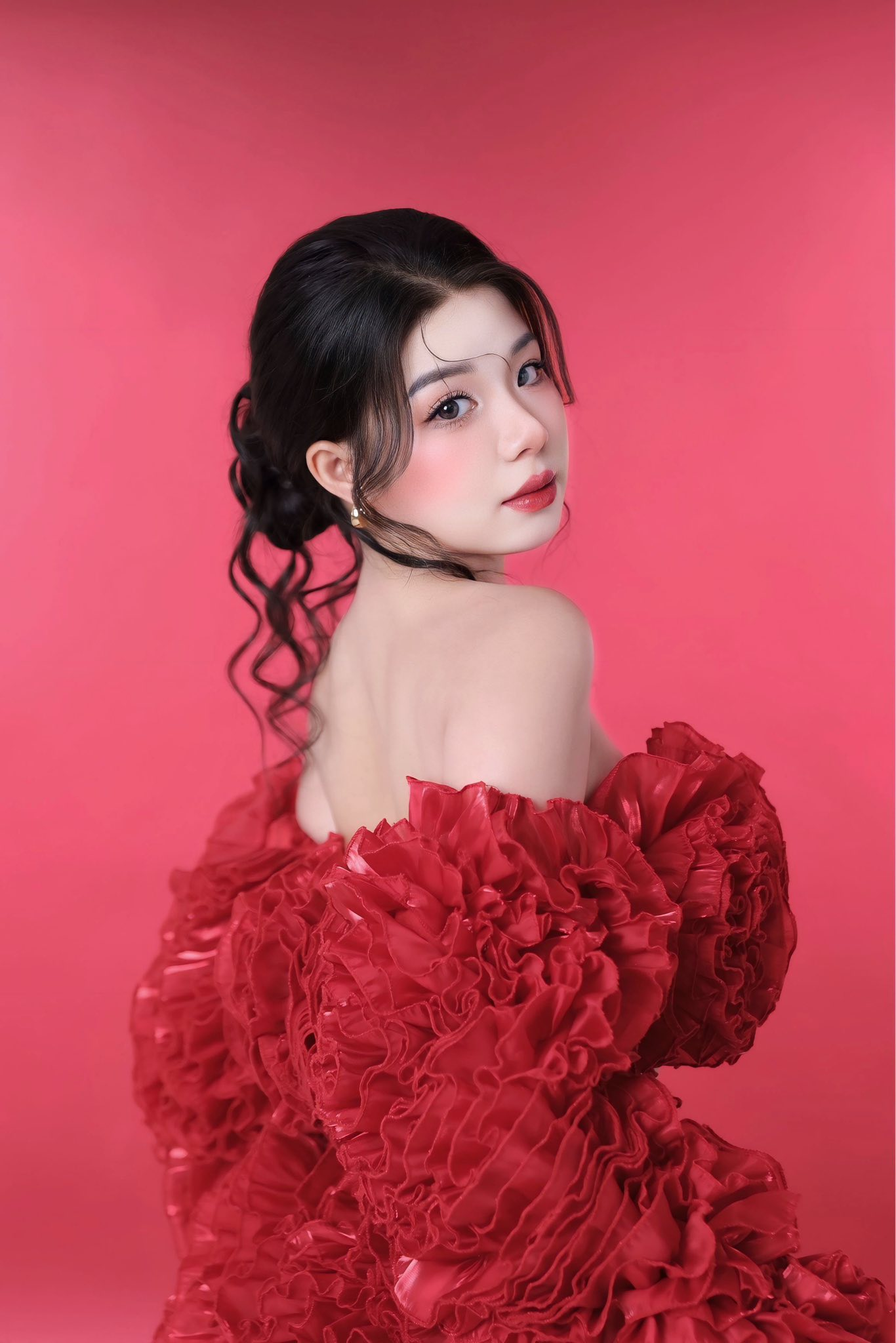 photo-1763088285714 photo-1763088285714