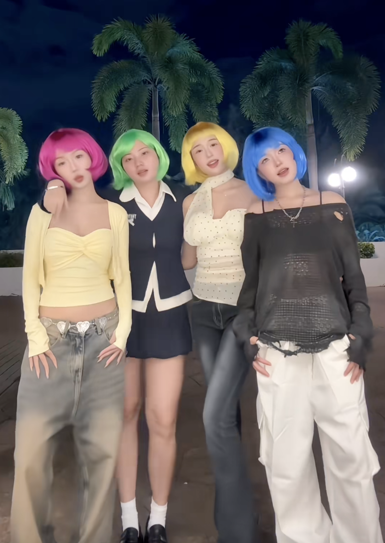 Danh tính hội siêu nhân gao "quậy" tưng bừng: 1 người được gọi là "phú bà", từng thi Hoa hậu- Ảnh 12. Danh tính hội siêu nhân gao "quậy" tưng bừng: 1 người được gọi là "phú bà", từng thi Hoa hậu- Ảnh 12.