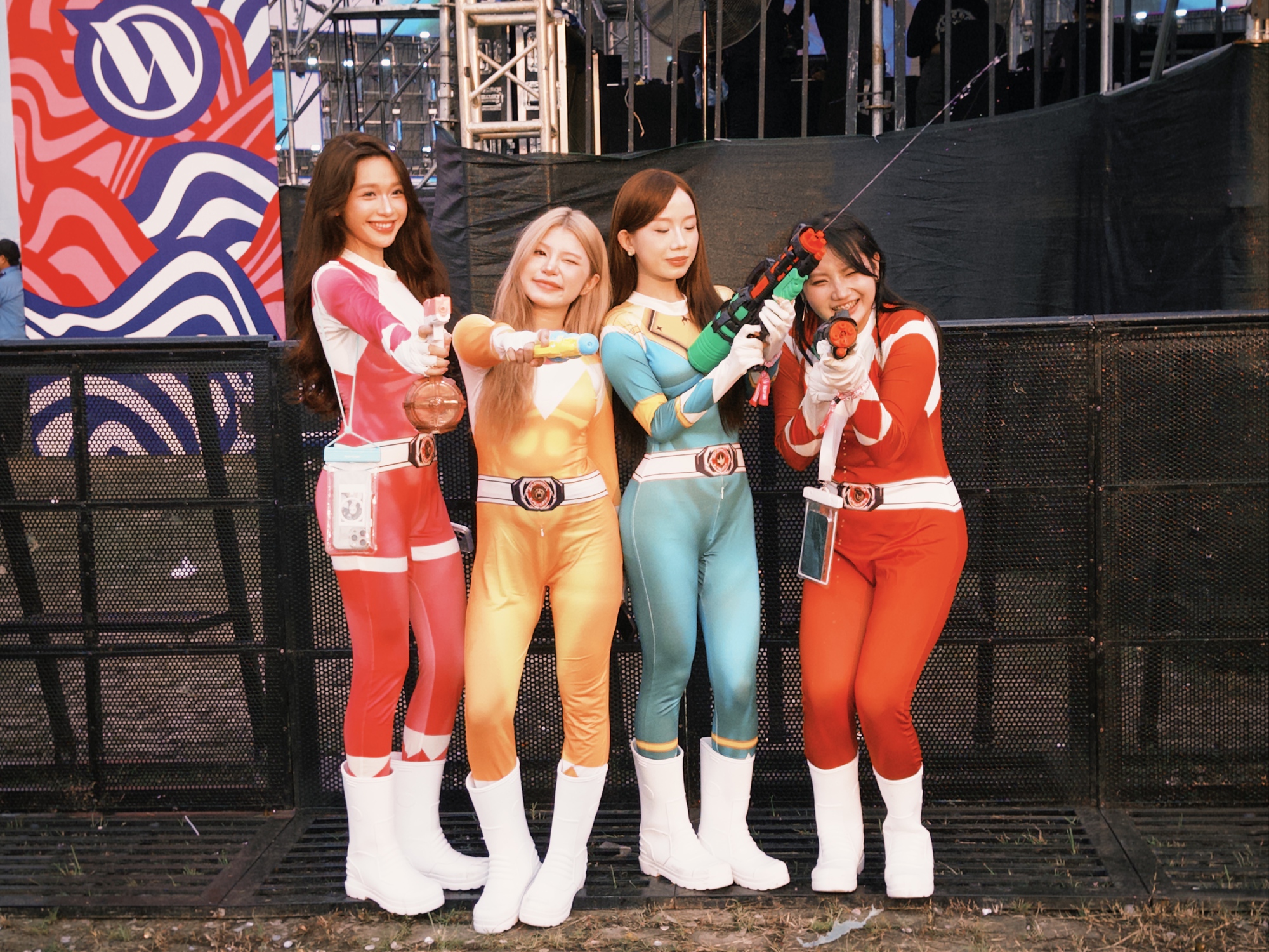 Danh tính hội siêu nhân gao "quậy" tưng bừng: 1 người được gọi là "phú bà", từng thi Hoa hậu- Ảnh 4. Danh tính hội siêu nhân gao "quậy" tưng bừng: 1 người được gọi là "phú bà", từng thi Hoa hậu- Ảnh 4.