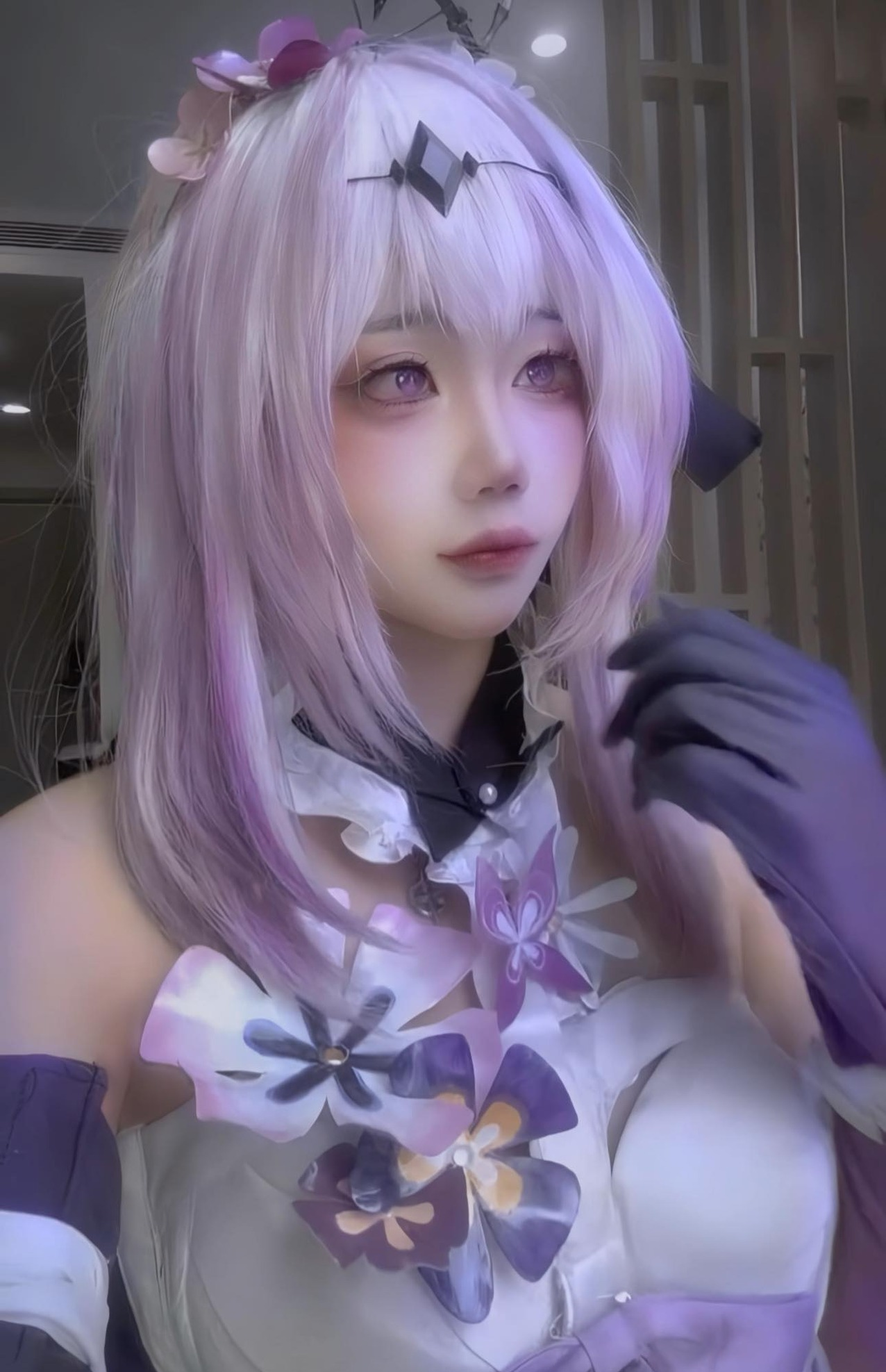 photo-1763362707270 photo-1763362707270