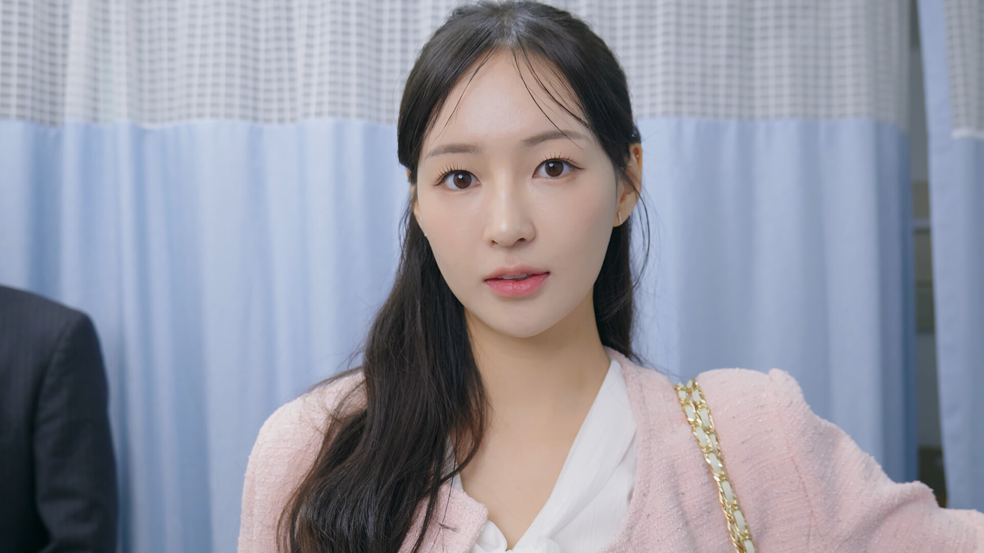 photo-1763371641963 photo-1763371641963