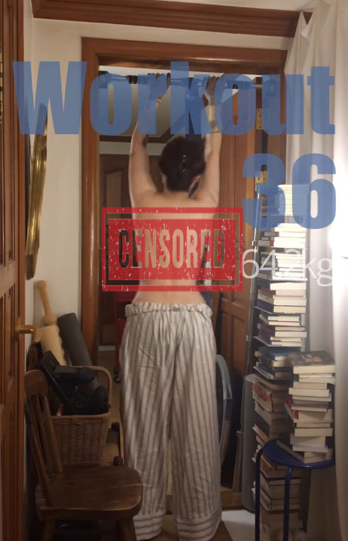 Lựa chọn phong cách "thông thoáng", nữ gymer khiến người xem ngỡ ngàng- Ảnh 1. Lựa chọn phong cách "thông thoáng", nữ gymer khiến người xem ngỡ ngàng- Ảnh 1.